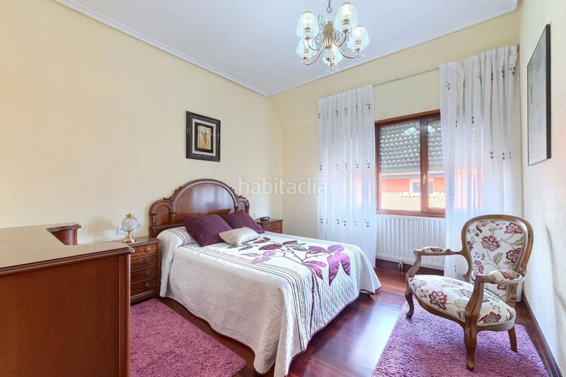 Foto 2663beec-0f48-44a9-b465-b8b6cb59f735. Etagenwohnung mit heizung in Zabalburu Bilbao