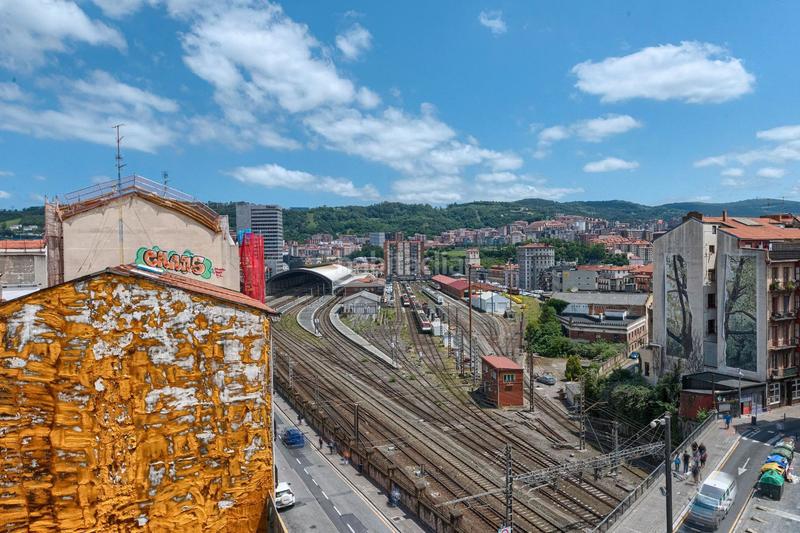 Foto 2a3e9bbf-ebcf-4f94-95c5-18d9bd12fe1a. Etagenwohnung mit heizung in Zabalburu Bilbao