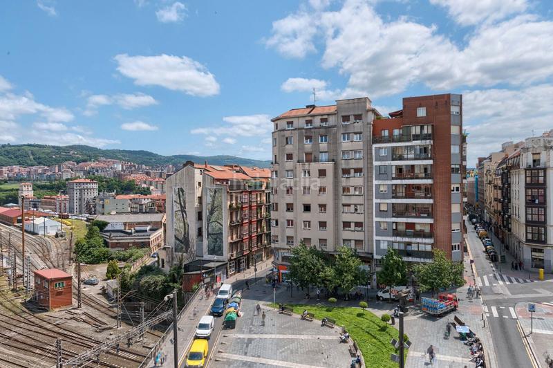 Foto 4505a670-93b9-43cd-9c54-a27d721c0678. Etagenwohnung mit heizung in Zabalburu Bilbao