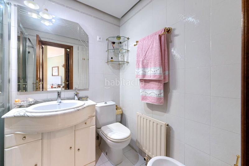 Foto f0a491de-97b6-4e02-b36e-2458f10ad91f. Etagenwohnung mit heizung in Zabalburu Bilbao