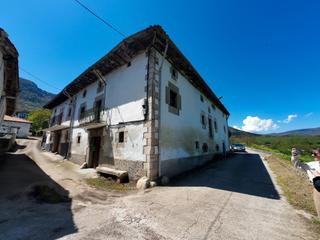 Country house en Valle de Mena. Casa de pueblo para reformar