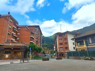 Piso en Alonsotegi. Piso a la venta en alonsotegui con garaje opcional.