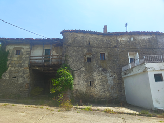 Masia a Valle de Mena. Casa  a reformar santa cruz  villasana de mena