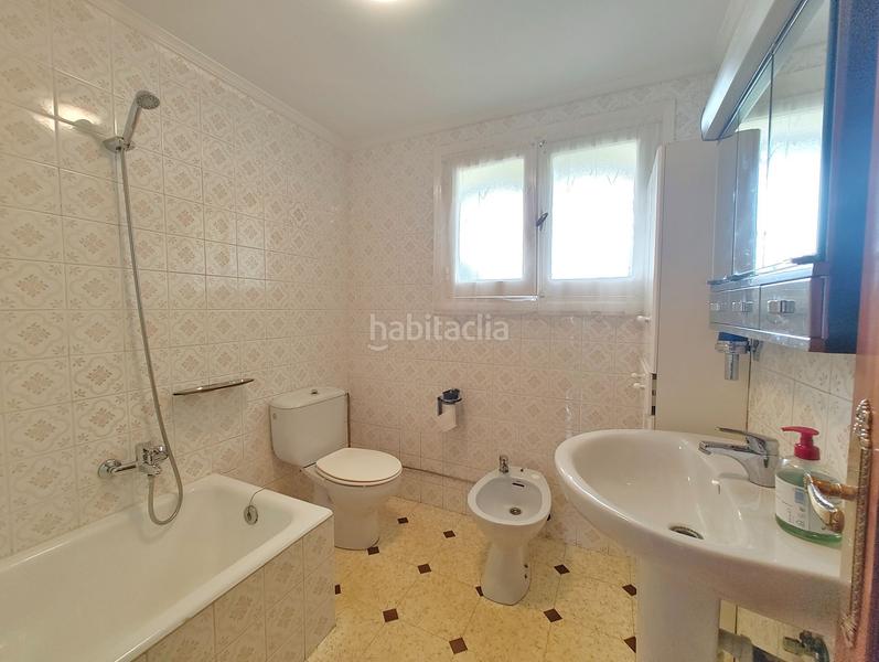 Foto f1b02042-d606-48de-97fc-a24d9b50a156. Piso  totalmente exterior con garaje y trastero en Zalla