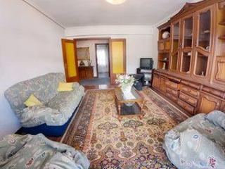 Etagenwohnung  Isla. Piso en calle isla villasana de mena