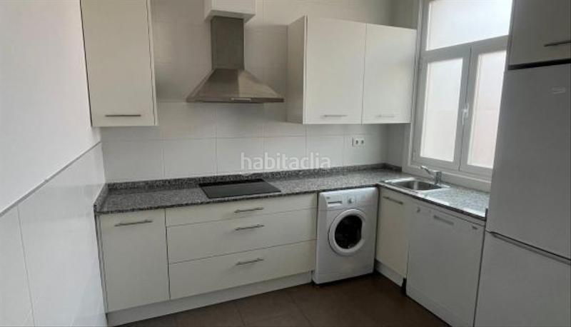 Foto 4916a2fc-1a17-41b9-8665-de6cfe758868. Alquiler piso alquiler despacho profesional con vistas al mar en edificio emblemático en Castro - Urdiales