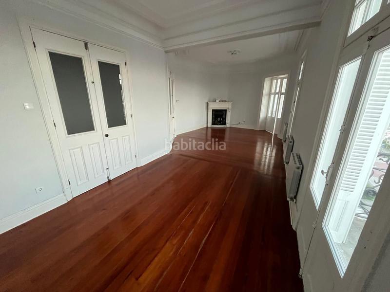 Foto 764538f6-e910-4e79-8e45-9c95cc95204b. Alquiler piso alquiler despacho profesional con vistas al mar en edificio emblemático en Castro - Urdiales