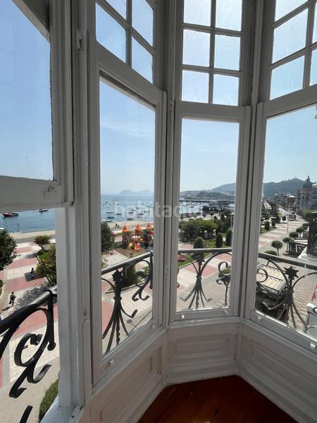 Foto 8abb2a9d-701c-49a9-a483-48d9dae961e9. Alquiler piso alquiler despacho profesional con vistas al mar en edificio emblemático en Castro - Urdiales