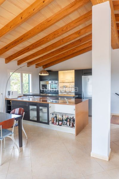 Foto 4f14e682-f9ba-41f5-9a96-da886cd5cf52. Masia amb calefacció piscina a Zona Rústica - Interior Campos