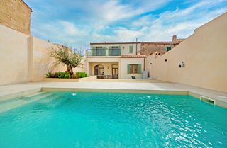 Maison à Ses Salines Poble. Casa de lujo con piscina en ses salines