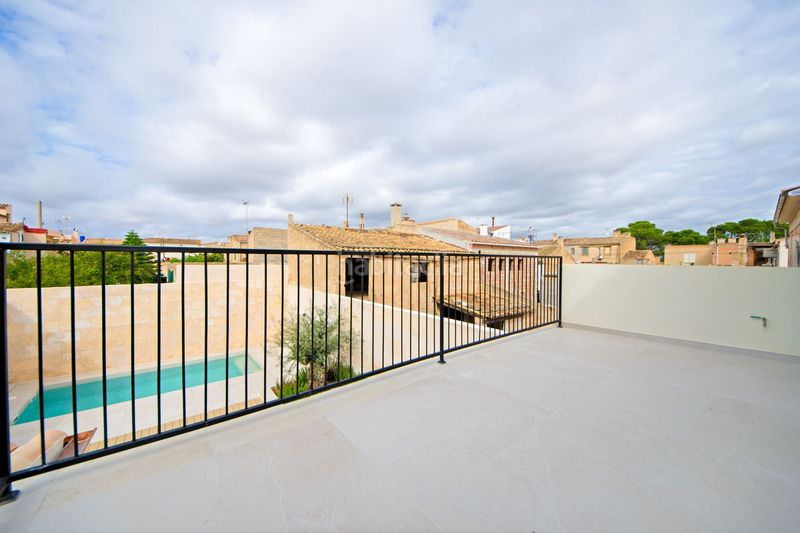 Foto 76d23830-a7f5-400b-a871-658286f4c4a6. Casa amb calefacció piscina a Ses Salines poble Ses Salines