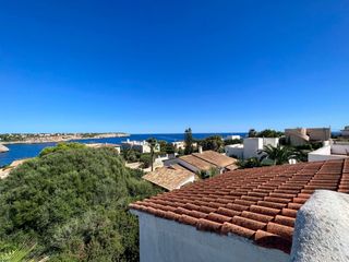 Haus  Nereides. Villa unifamiliar con garaje y piscina, vistas al mar, cala llom