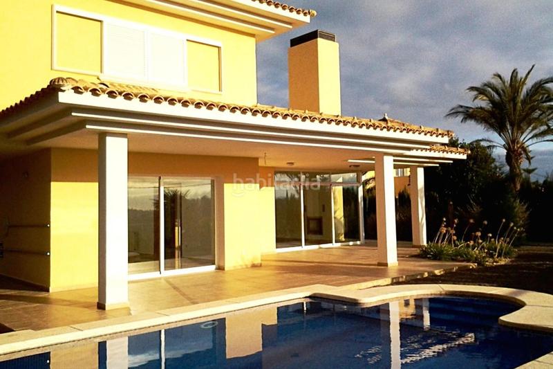 Foto 84cb6132-8c16-4374-809b-c17568633581. Chalet with heating parking pool in Altea ciudad Altea