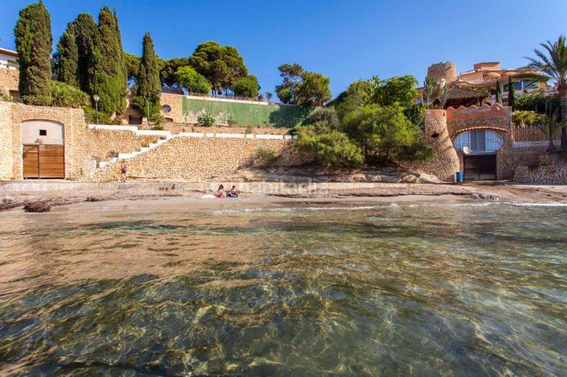 Foto 432a75d7-adc0-4bca-ac4c-66d30d7b52ac. Chalet en La Fustera Benissa