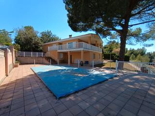 Chalet  Carrer foia dels àngels. Chalet con piscina en vila real