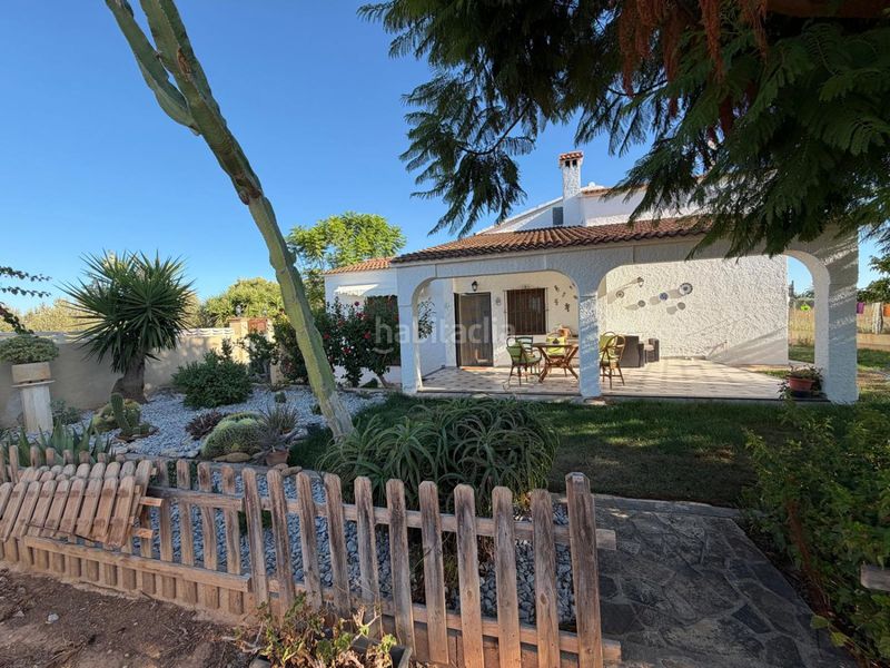 Foto 279a260f-f339-45b8-ad95-322239a22557. Chalet avec parking dans Torreblanca