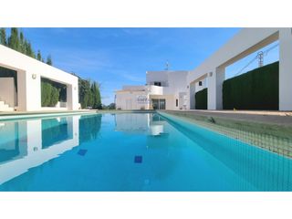 Chalet in Pedreguer. Fantastica villa moderna en venta en pedreguer