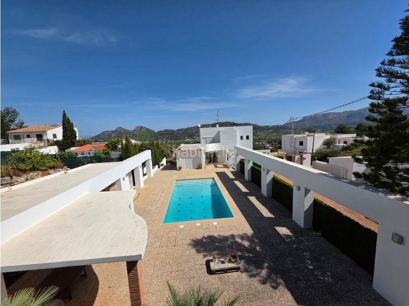 Foto 8a2f8f29-2a4f-4a8c-ad21-caceebeb6989. Xalet amb calefacció piscina a Pedreguer