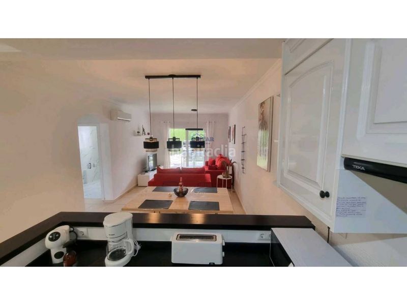 Foto ecd7ea36-3d6b-497e-83d6-aa5cc3a30261. Casa amb calefacció piscina a Beniarbeig