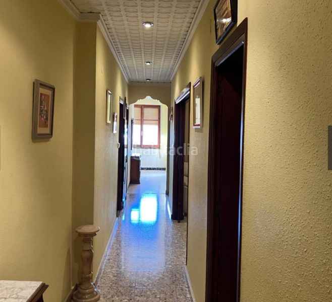 Foto bb0bbbbe-c9fa-49c1-a5a2-87ade4db8ca3. Edifici a Centro Pedreguer