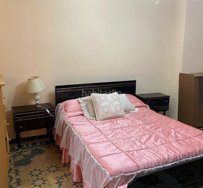 Foto c71d27db-65b7-43ef-b41e-3b274b3b03f8. Edifici a Centro Pedreguer