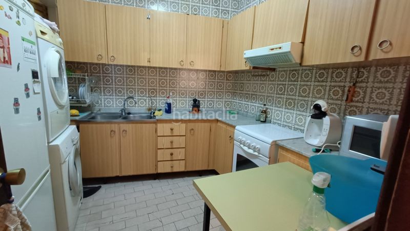 Foto dd4eec05-858f-49c9-b427-df2f59d47f8b. Edifici a Centro Pedreguer