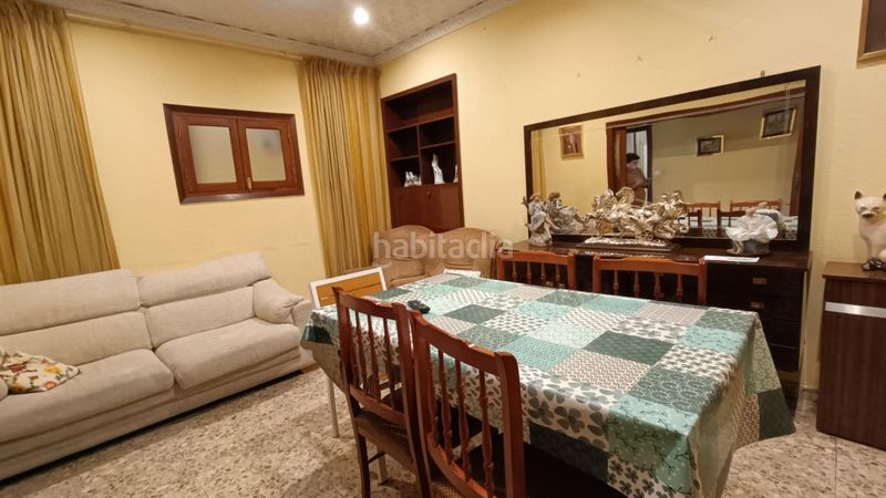 Foto ff45d796-bdf4-4d67-8e9b-3365de3acdbf. Edifici a Centro Pedreguer