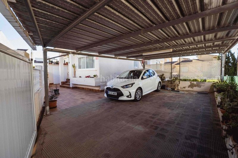 Foto 93a7b9d5-8ce1-4d5f-a4d6-4891446876ca. Chalet con parcheggio in Sierra Helada Benidorm
