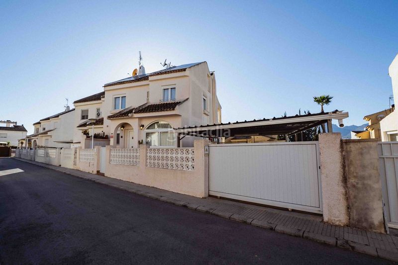 Foto b1ee6d6f-2a24-4784-bf1b-f4aadcd206d2. Chalet con parcheggio in Sierra Helada Benidorm