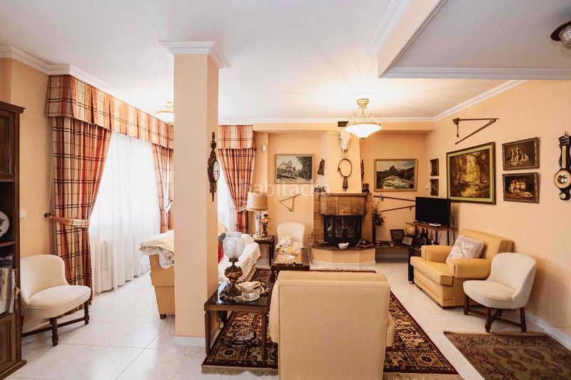 Foto b1fa021a-c935-4f8c-be91-9d4f102f1308. Chalet con parcheggio in Sierra Helada Benidorm