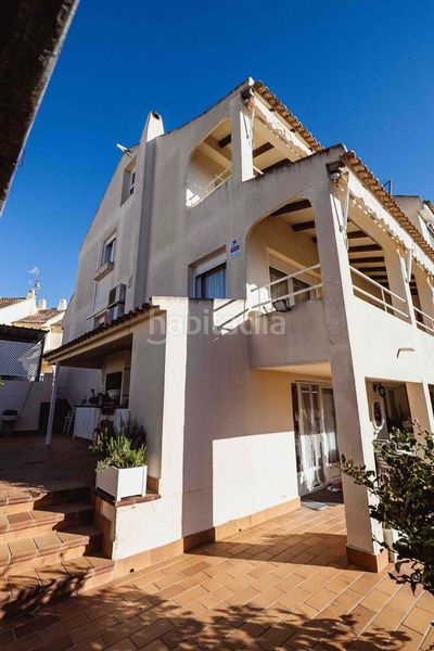Foto dcb5be10-698f-4b58-a9aa-a672b68cbc8e. Chalet con parcheggio in Sierra Helada Benidorm