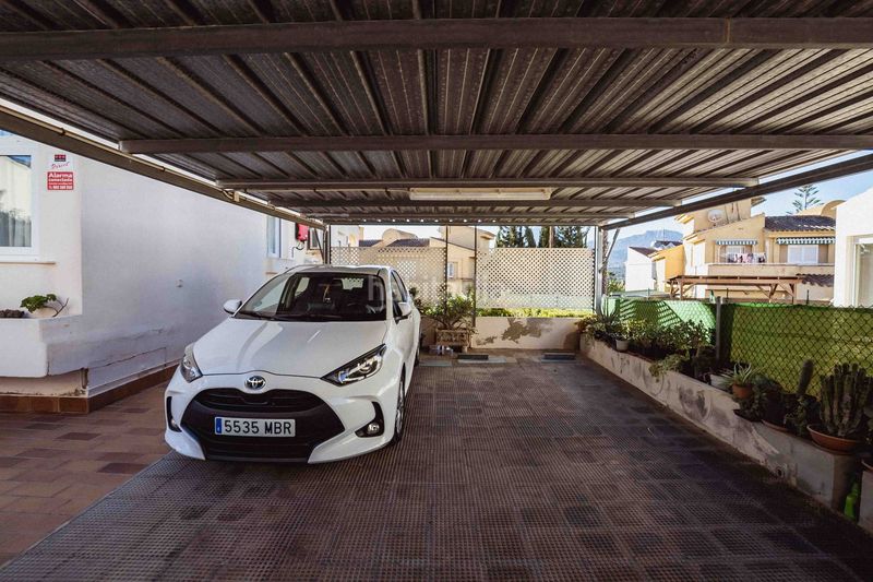 Foto f06d29e1-0439-4d26-90ca-062e80884681. Chalet con parcheggio in Sierra Helada Benidorm