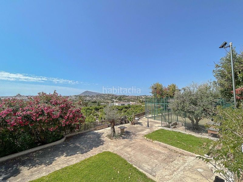 Foto bd576b0a-6d49-4500-b74e-633eb709d2fc. Casa amb aparcament a Altea ciudad Altea