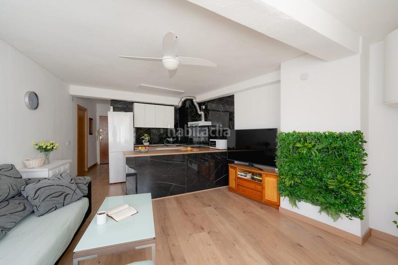 Foto aef9ab3e-588c-4f21-bd85-84dd98035a3a. Piso en Playa Poniente Benidorm