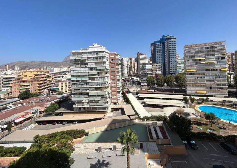 Foto d4c98333-02f9-43cf-9f04-8080a12c52f4. Zweistöckige wohnung mit pool in Playa Levante Benidorm