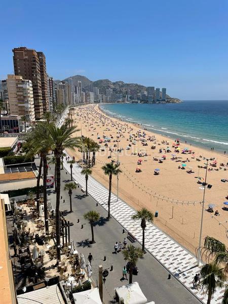 Foto efd76a84-8a73-47d5-a318-e272cf094cf7. Piso en Playa Levante Benidorm