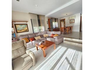Maison  Camino pla del llop. Casa con licencia turística, piscina y garaje propio