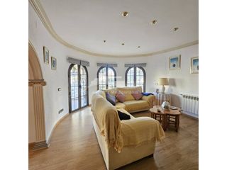 Maison  Calle víctor català. Casa con gran parcela y muchas posibilidades en platja daro, fen