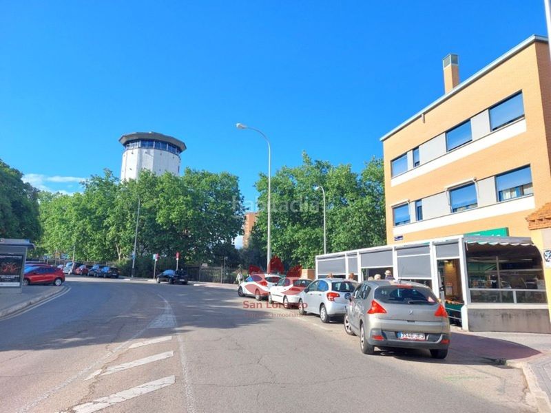 Foto c04d0884-0f0c-4a26-87e8-f85d52ba788f. Pis amb aparcament a Pinar del Rey Madrid