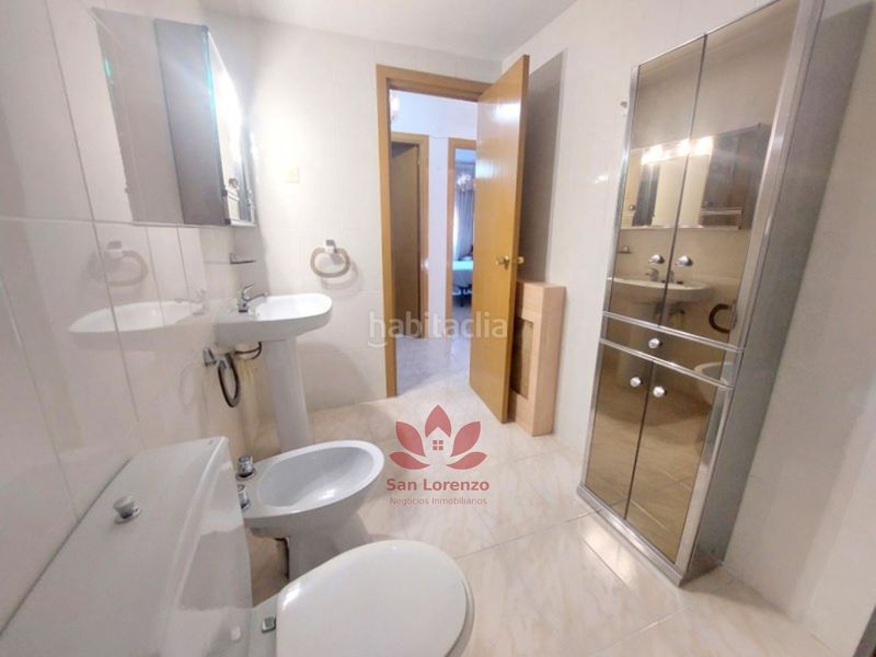 Foto ef94b274-4fd1-47e2-bd6e-081b464cb967. Etagenwohnung in Apóstol Santiago Madrid