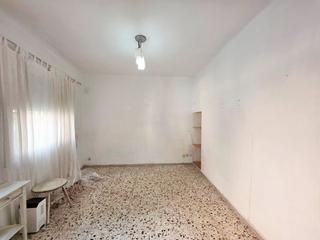 Pis a Zona Alta. En exclusiva planta baja en el barrio cotet., urge vender se esc