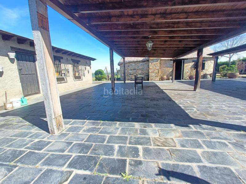 Foto f0433f71-8f72-4cc5-88ca-d5ddb0333863. Geschäftsraum in Valdefresno