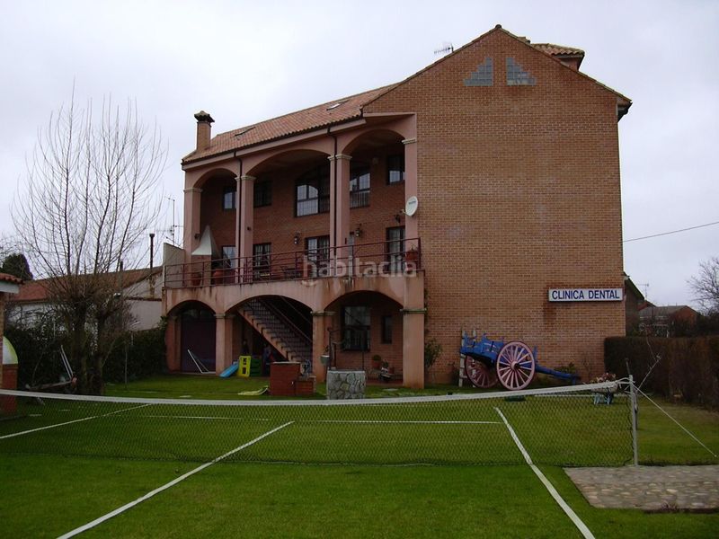 Foto c87fa6ed-8707-459a-bb97-5892c5ef5061. Xalet amb aparcament a Villarejo de Órbigo