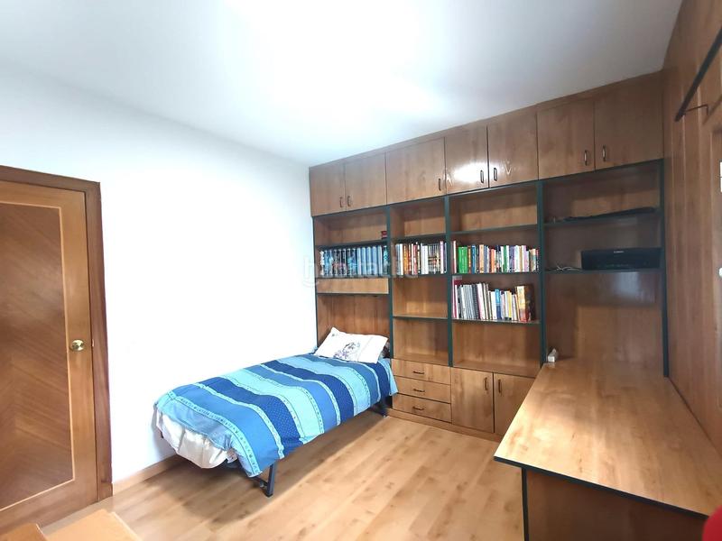 Foto 33db23af-c2bb-4bdb-9ddf-e02e12f2173c. Chalet en calle cerrillo 3 vive en santa maria de la alameda estación en Santa María de la Alameda