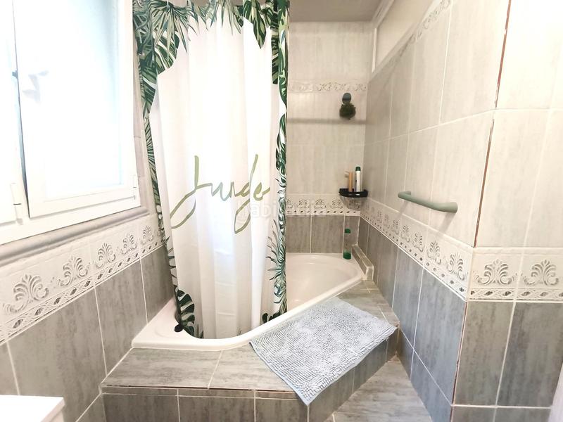 Foto a1fd1bdd-09a5-4122-9654-ca43f4013e0f. Chalet en calle cerrillo 3 vive en santa maria de la alameda estación en Santa María de la Alameda