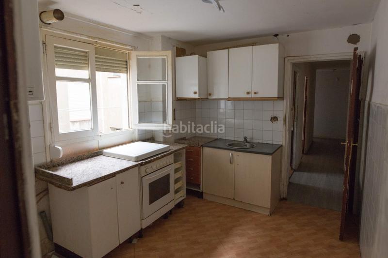 Foto 247de2bd-223d-4c60-93cb-ac75f89f27a9. Piso  para reformar en la chantría en La Lastra León
