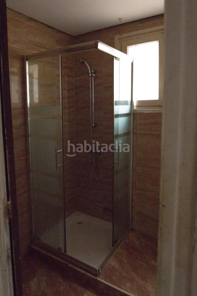 Foto b6a1f0c5-dc76-4a23-92e6-d24c540e8470. Piso  para reformar en la chantría en La Lastra León