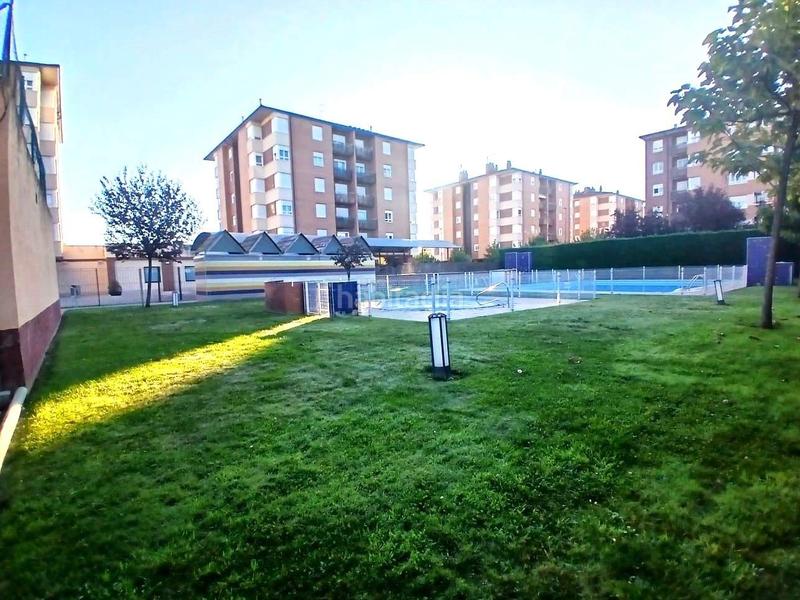 Foto 66981bf4-73d1-48c9-9db1-409e24f38d75. Pis a calle pablo de azcarate y florez 1 a El Soto León