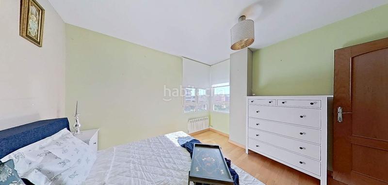 Foto b4ddf9d5-8ed6-40d7-aaa1-ed48d25d3e8e. Pis a calle pablo de azcarate y florez 1 a El Soto León