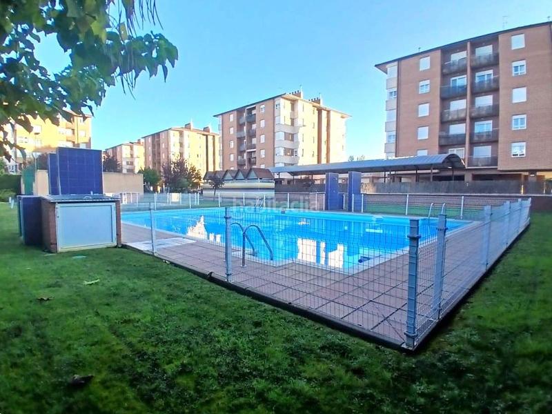 Foto b6b138bf-c313-402a-9e01-f2b08289ca84. Pis a calle pablo de azcarate y florez 1 a El Soto León